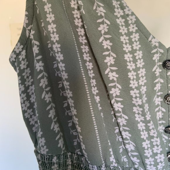 CUTE Sage Green Jumper - Picture 3 of 5